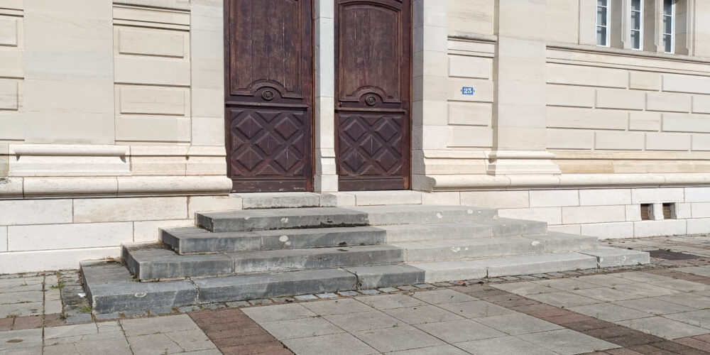 photo avant après nettoyage escalier en pierre